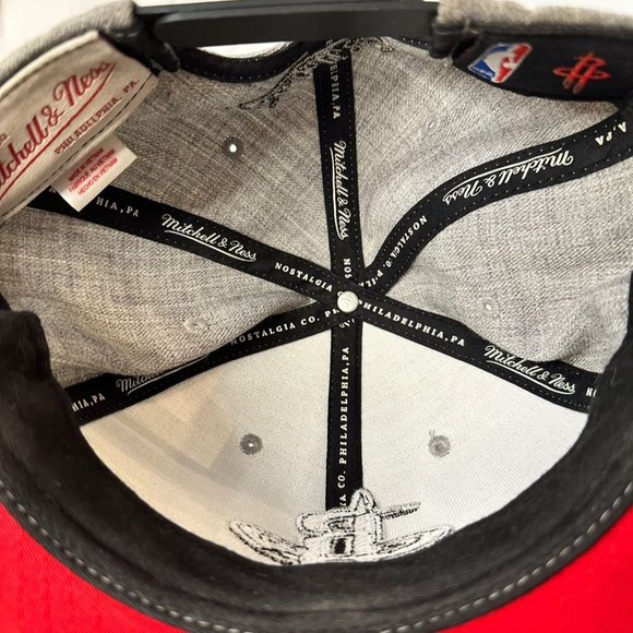 Mitchell & Ness Houston Rockets Hardwood Classics Snapback Hat Grey/Black - Picture 7 of 9